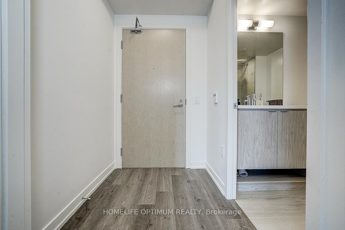 3 Bedrooms Condo at 55 Cooper, Toronto For sale