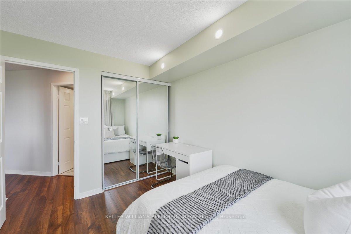 1 Bedroom Condo at 5 Concorde, Toronto For sale