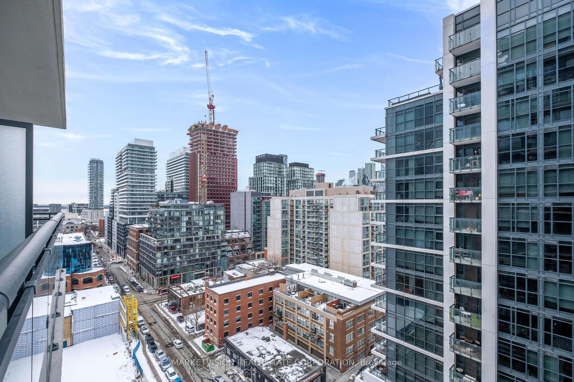 1 Bedroom Condo at 460 Adelaide,  Toronto For sale