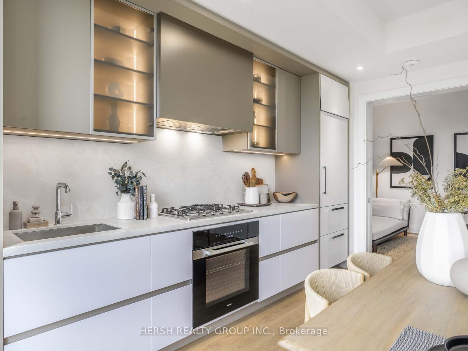 2 Bedrooms Condo at 2 Forest Hill, Toronto For sale