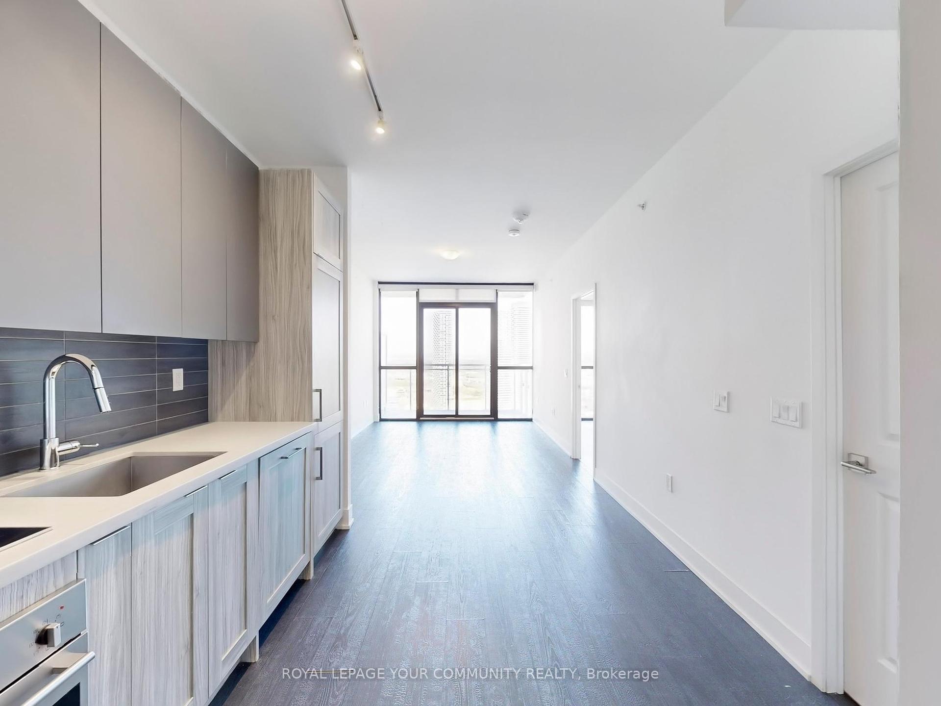 2 Bedrooms Condo at 2908 Highway 7, Vaughan For sale