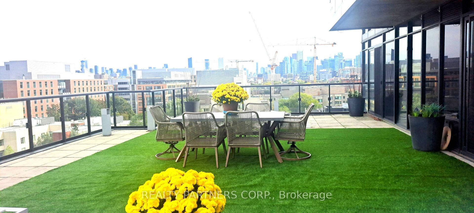3 Bedrooms Condo at 8 Dovercourt,  Toronto For sale