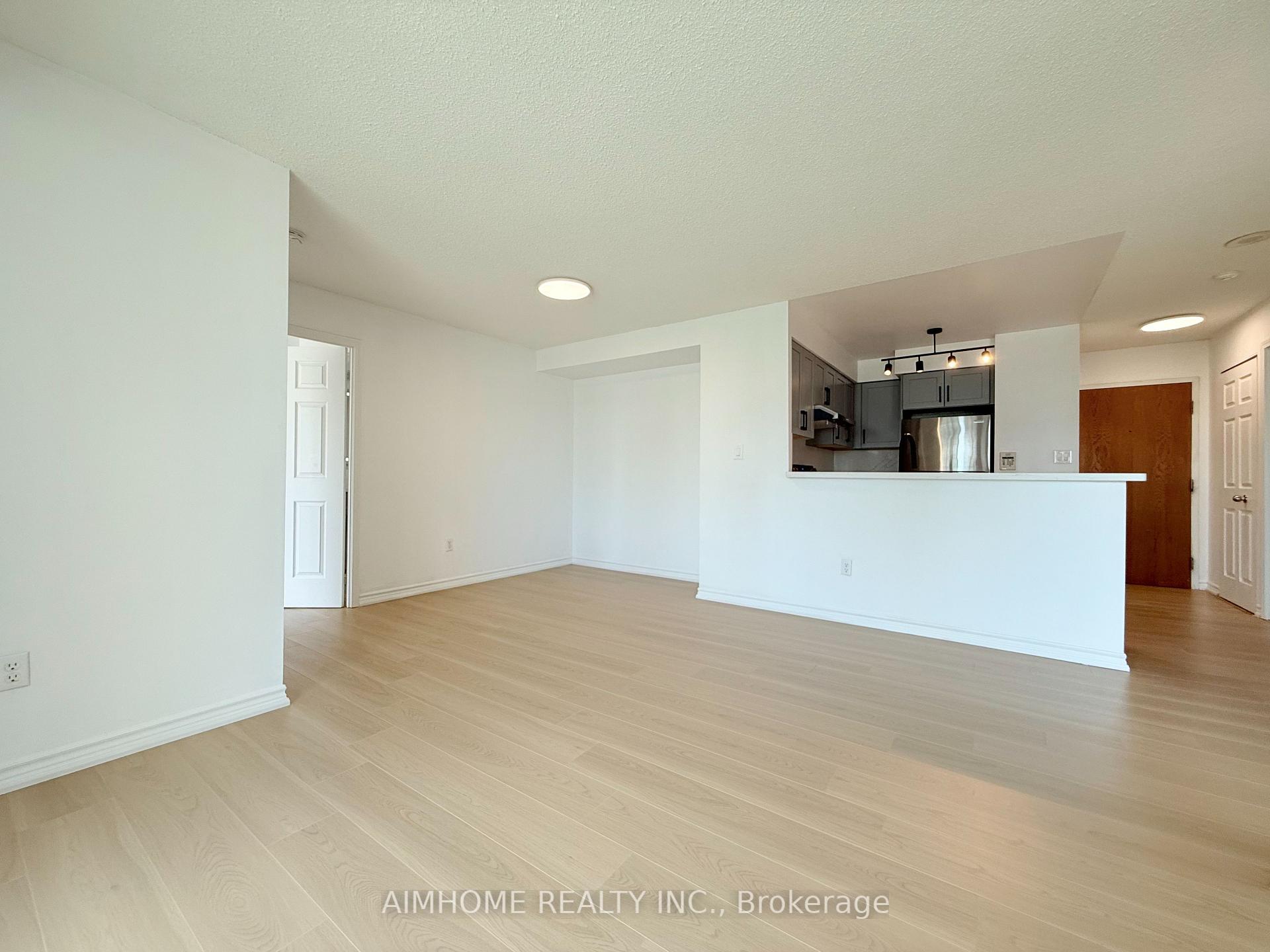 3 Bedrooms Condo at 7 Lorraine, Toronto For sale