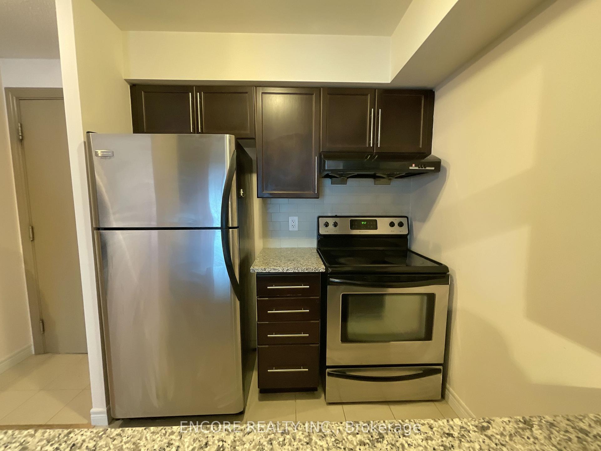 2 Bedrooms Condo at 70 Town Centre, Toronto For sale