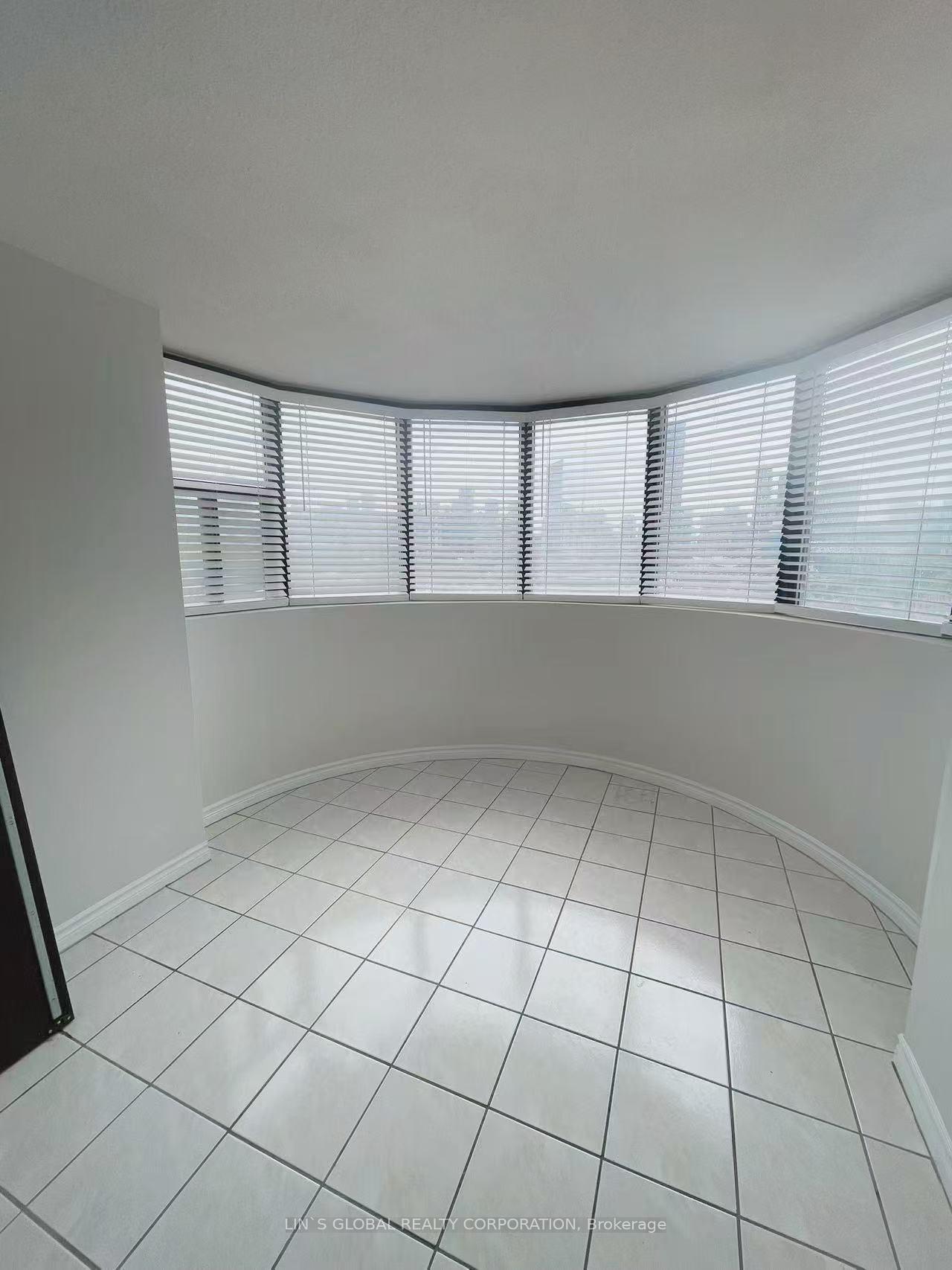 5 Bedrooms Condo at 519 Dundas, Toronto For sale