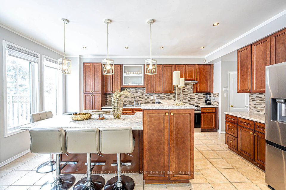 145 Woodbine