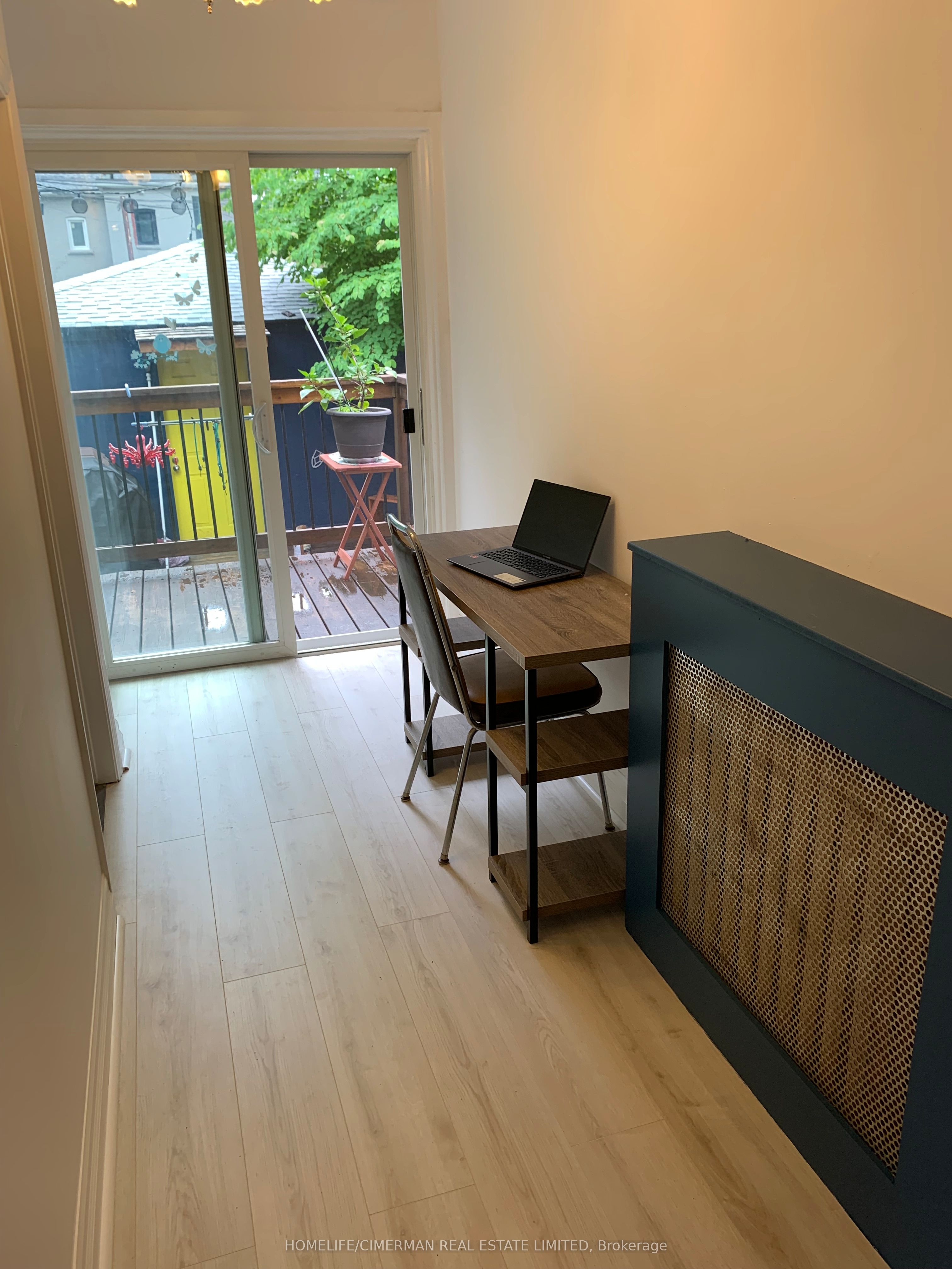 27 Vernon Street, #Main Floor