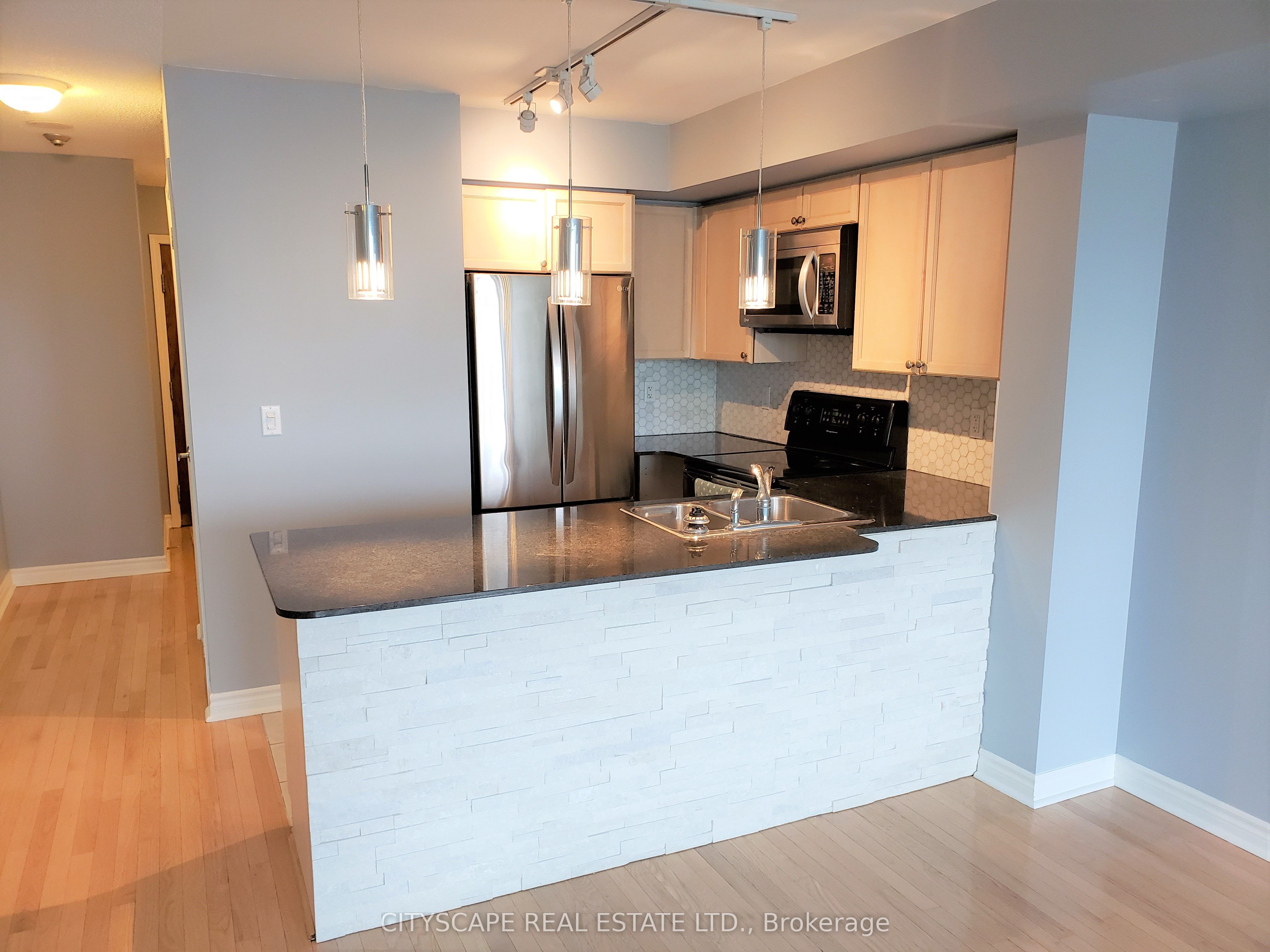 1 Elm Drive W, #1812
