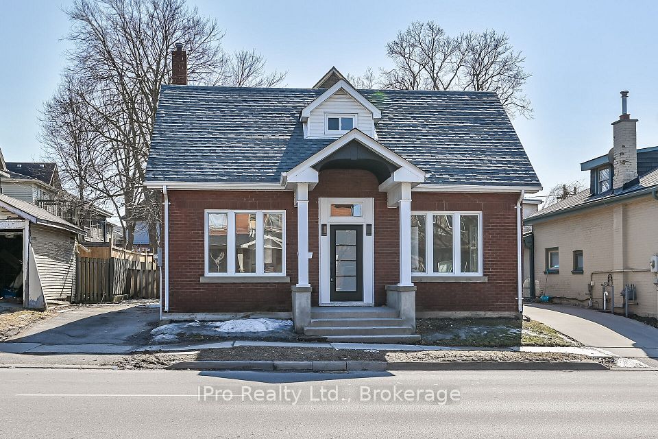 241 Dalhousie