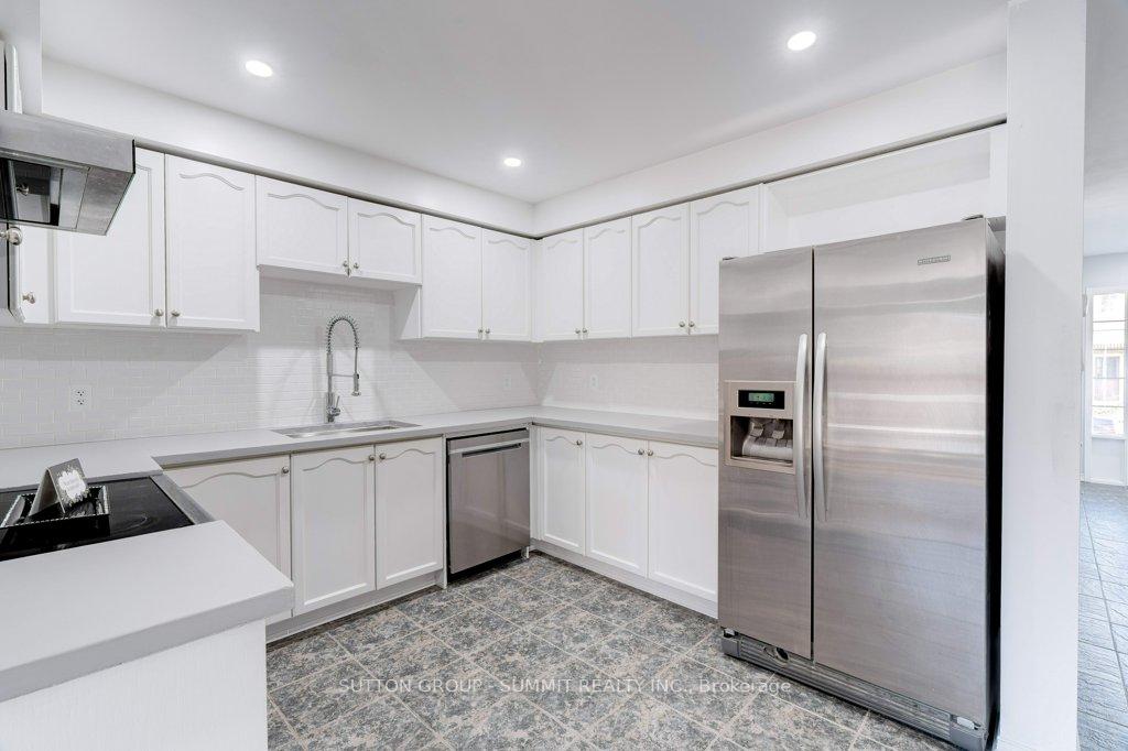 3 Bedrooms Condo at 1489 Heritage,  Oakville For sale