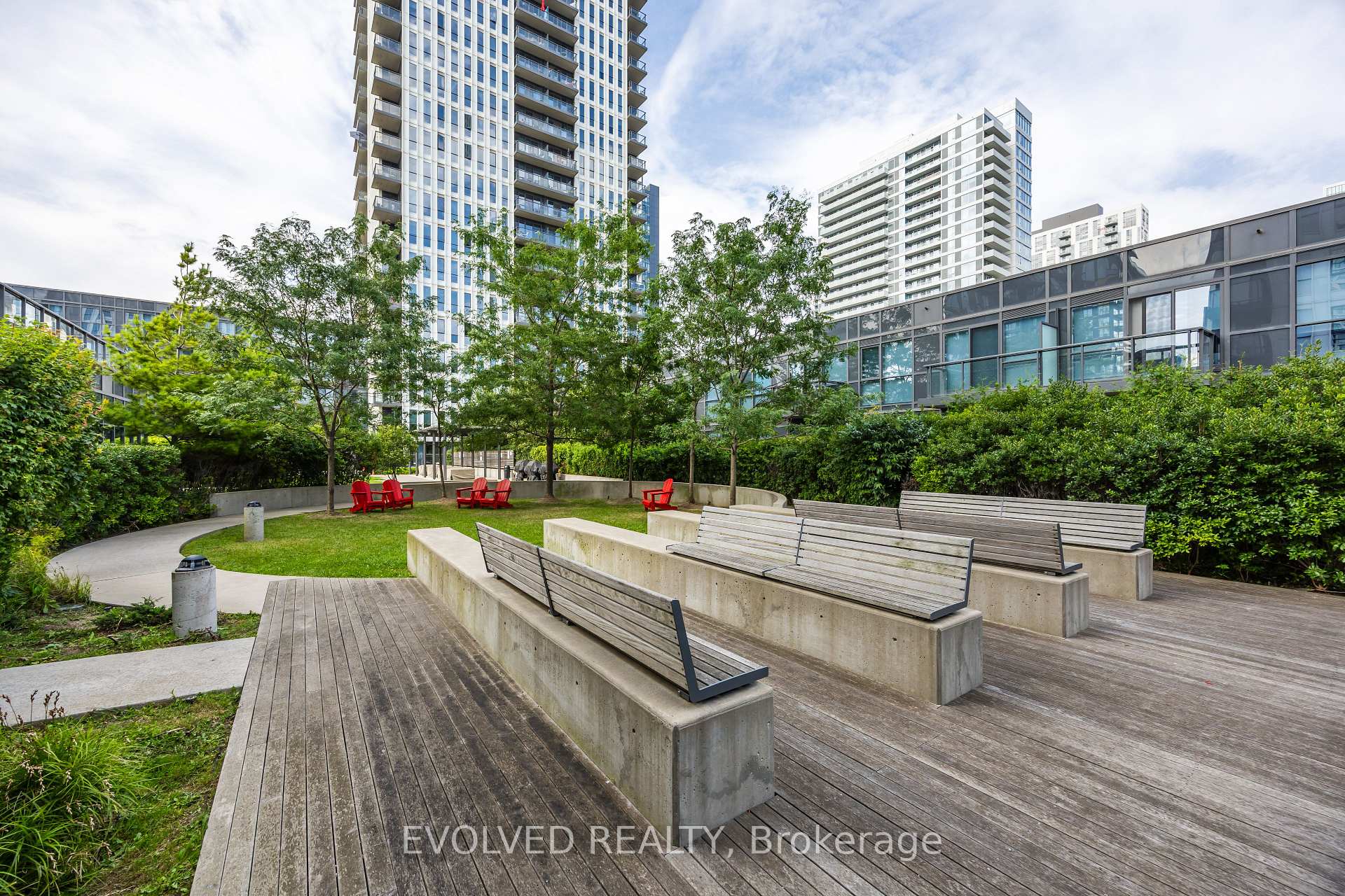 2 Bedrooms Condo at 55 Regent Park,  Toronto For sale