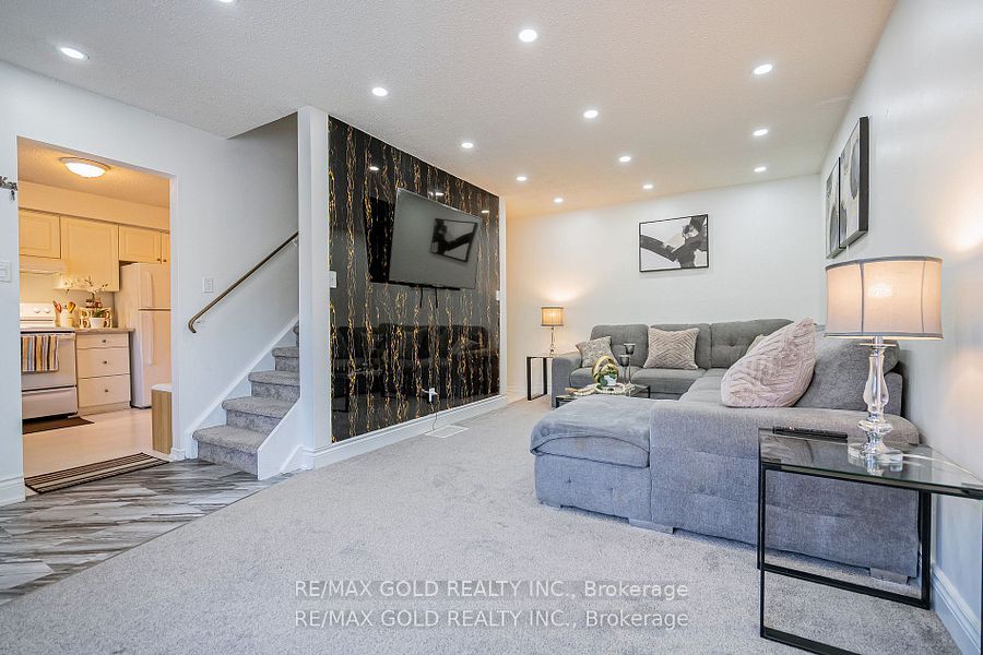 445 Pioneer Drive