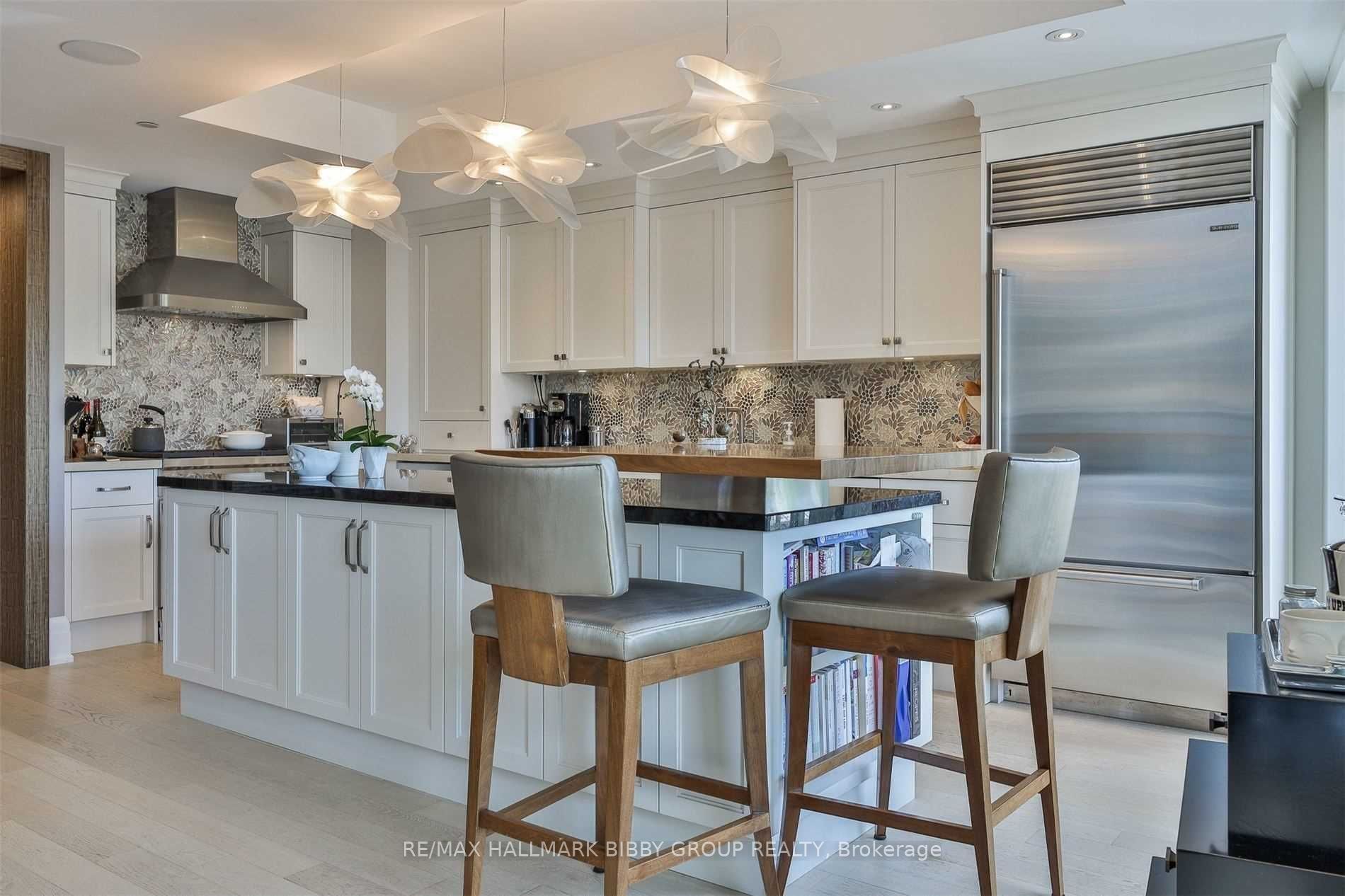 3 Bedrooms Condo at 181 Davenport,  Toronto For sale