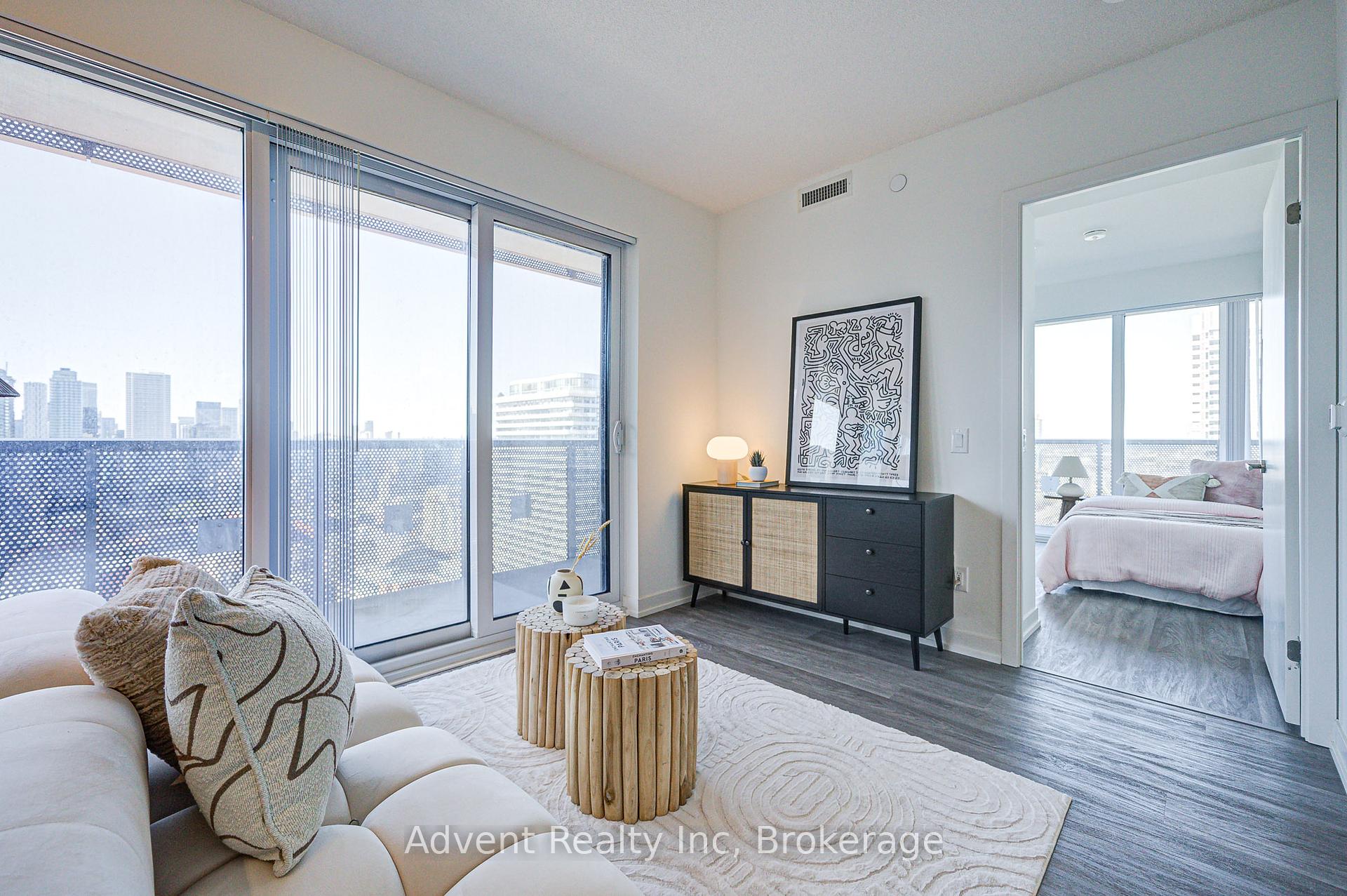 2 Bedrooms Condo at 55 Cooper,  Toronto For sale