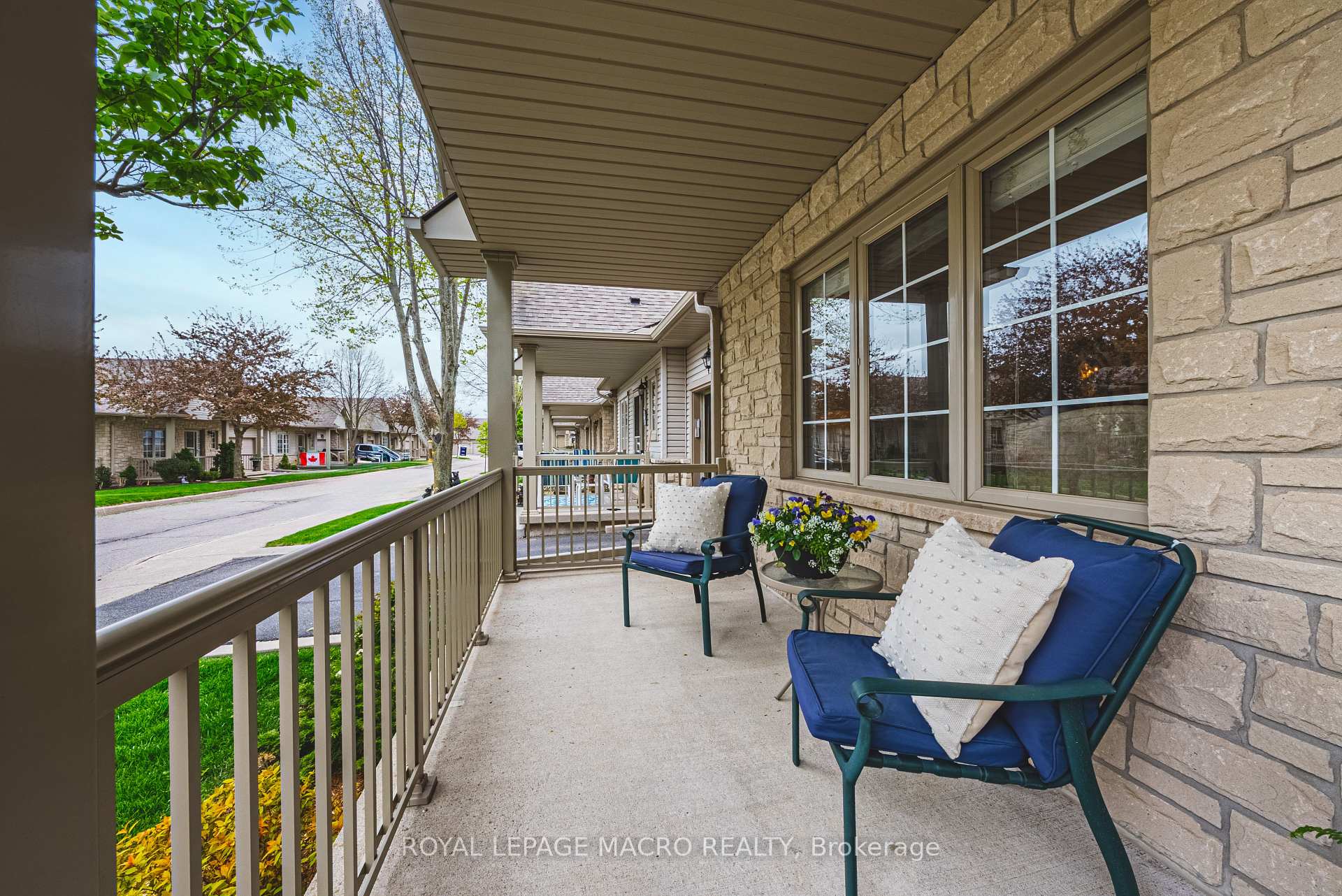 1 Bedroom Condo at 34 Southbrook, Hamilton For sale