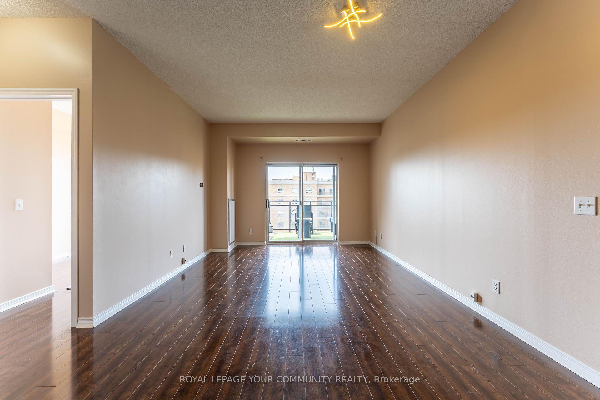 3 Bedrooms Condo at 1 Maison Parc, Vaughan For sale