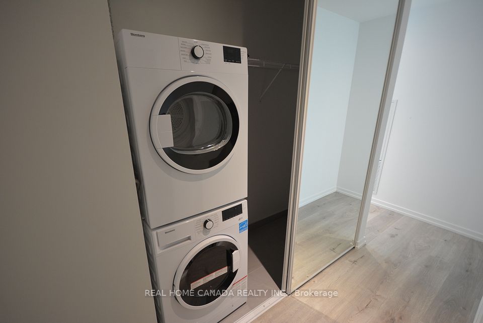 https://trreb-image.ampre.ca/8vdAF9By9Oi_E5UPSHwzGmc1GAuRZ30eLibul0ckF-E/rs:fit:960:960/wm:.5:so:0:50:.4/wmsh:10/wmt:PHNwYW4gZm9yZWdyb3VuZD0nd2hpdGUnIGZvbnQ9JzY4Jz5SRUFMIEhPTUUgQ0FOQURBIFJFQUxUWSBJTkMuLCBCcm9rZXJhZ2U8L3NwYW4-/cb:20250417123809/L3RycmViL2xpc3RpbmdzLzQxLzAxLzQ0LzQ0L3AvNDY4YTE4YzAtNTg2NC00NTIyLWEwOTktZGVkOTM3Nzk3Mjk3LkpQRw.jpg