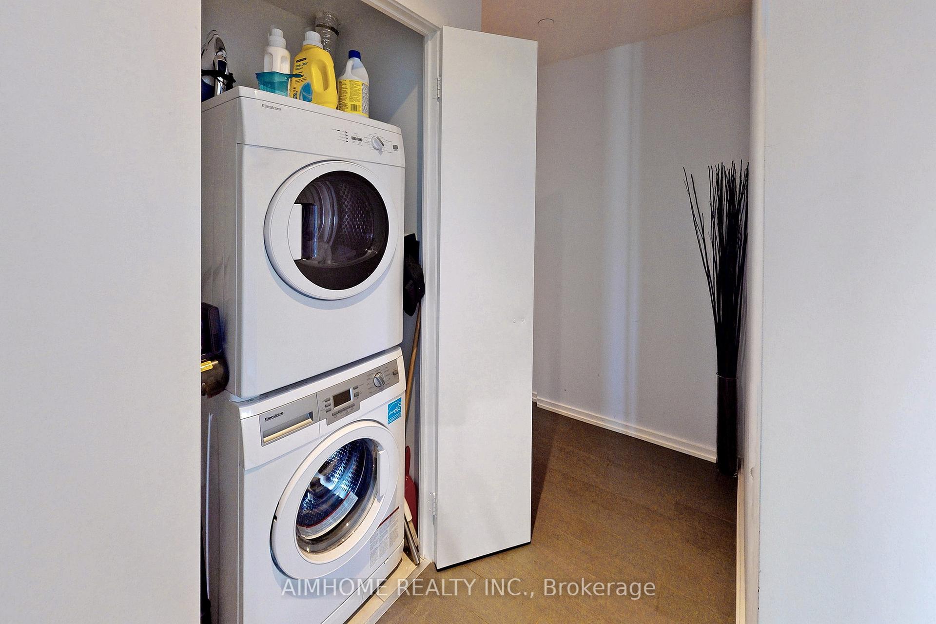 2 Bedrooms Condo at 70 temprance, Toronto For sale