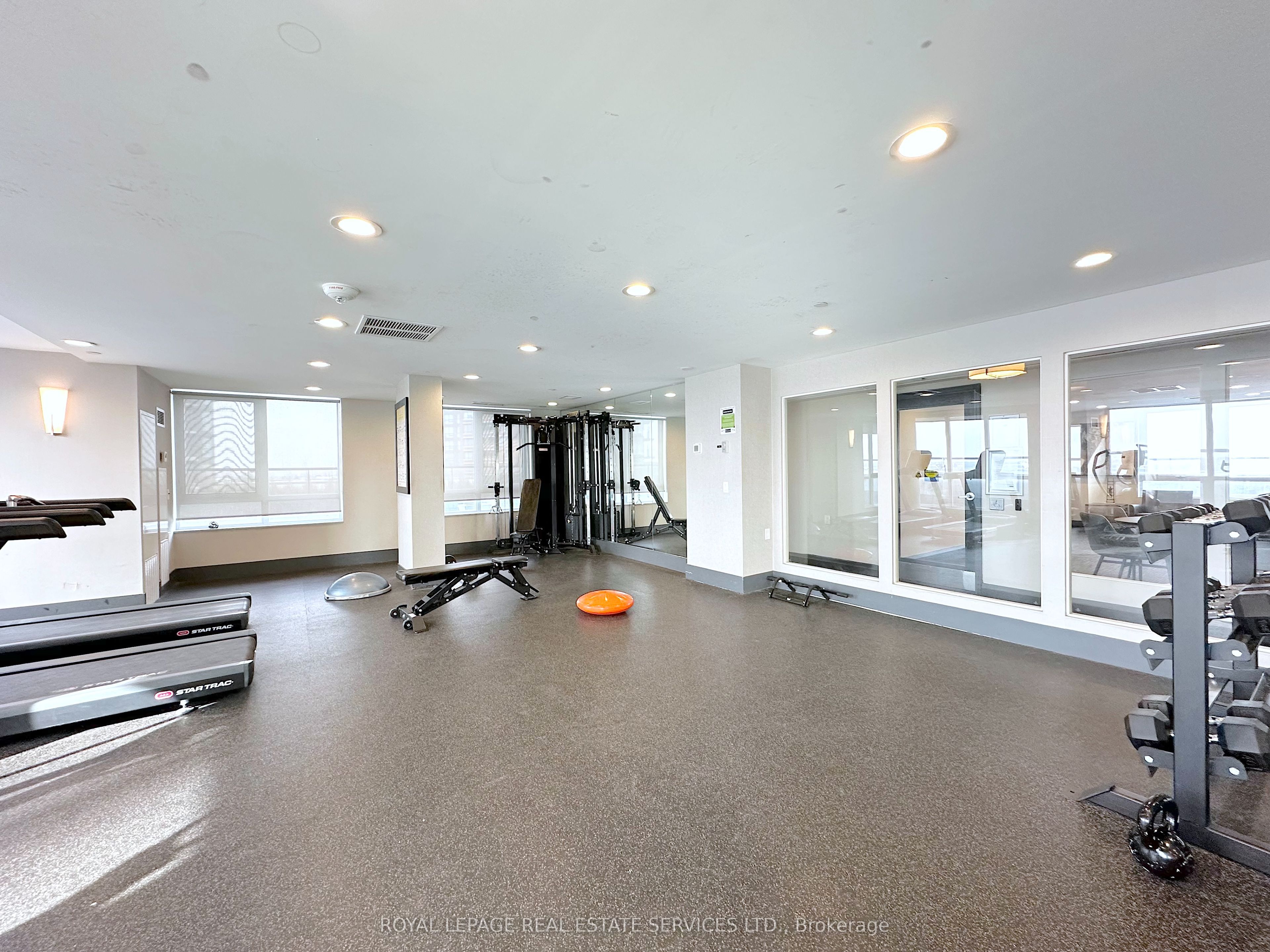 420 Harwood Avenue S, #604