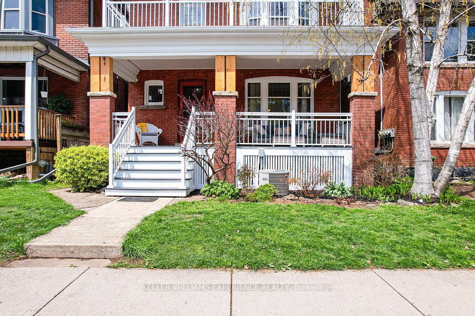 64 Barnesdale Avenue, Hamilton, ON L8M 2V4
