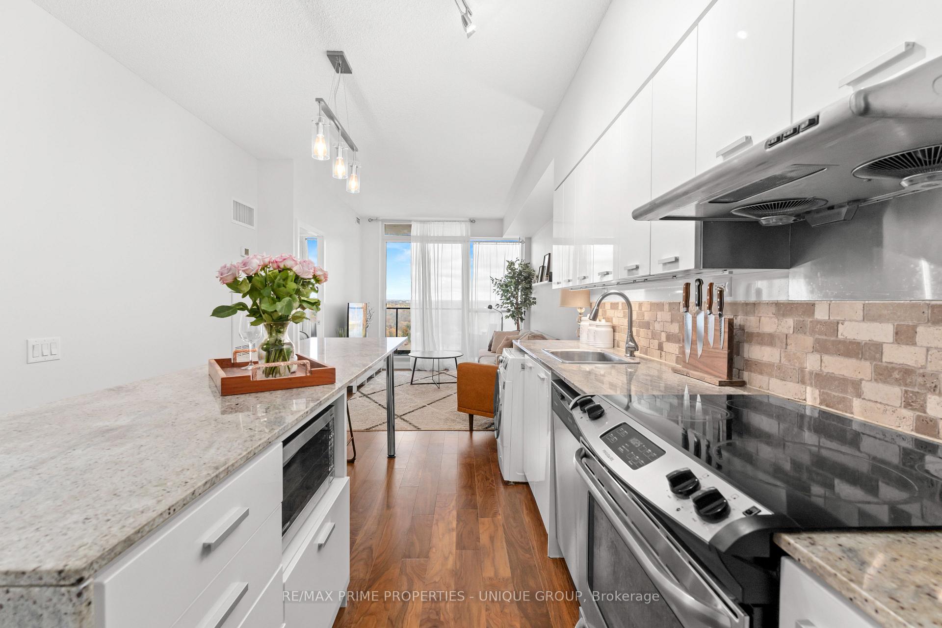 1 Bedroom Condo at 29 Singer, Toronto For sale