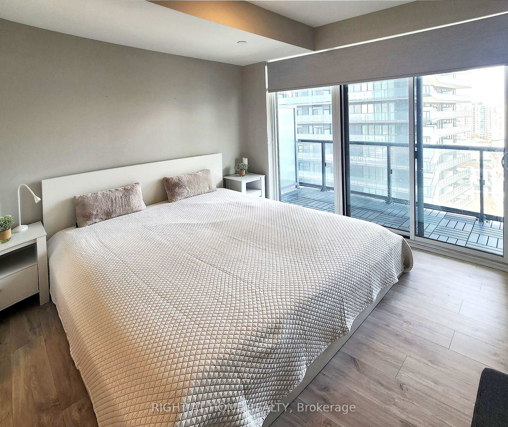 2 Bedrooms Condo at 56 Annie Craig, Toronto For sale