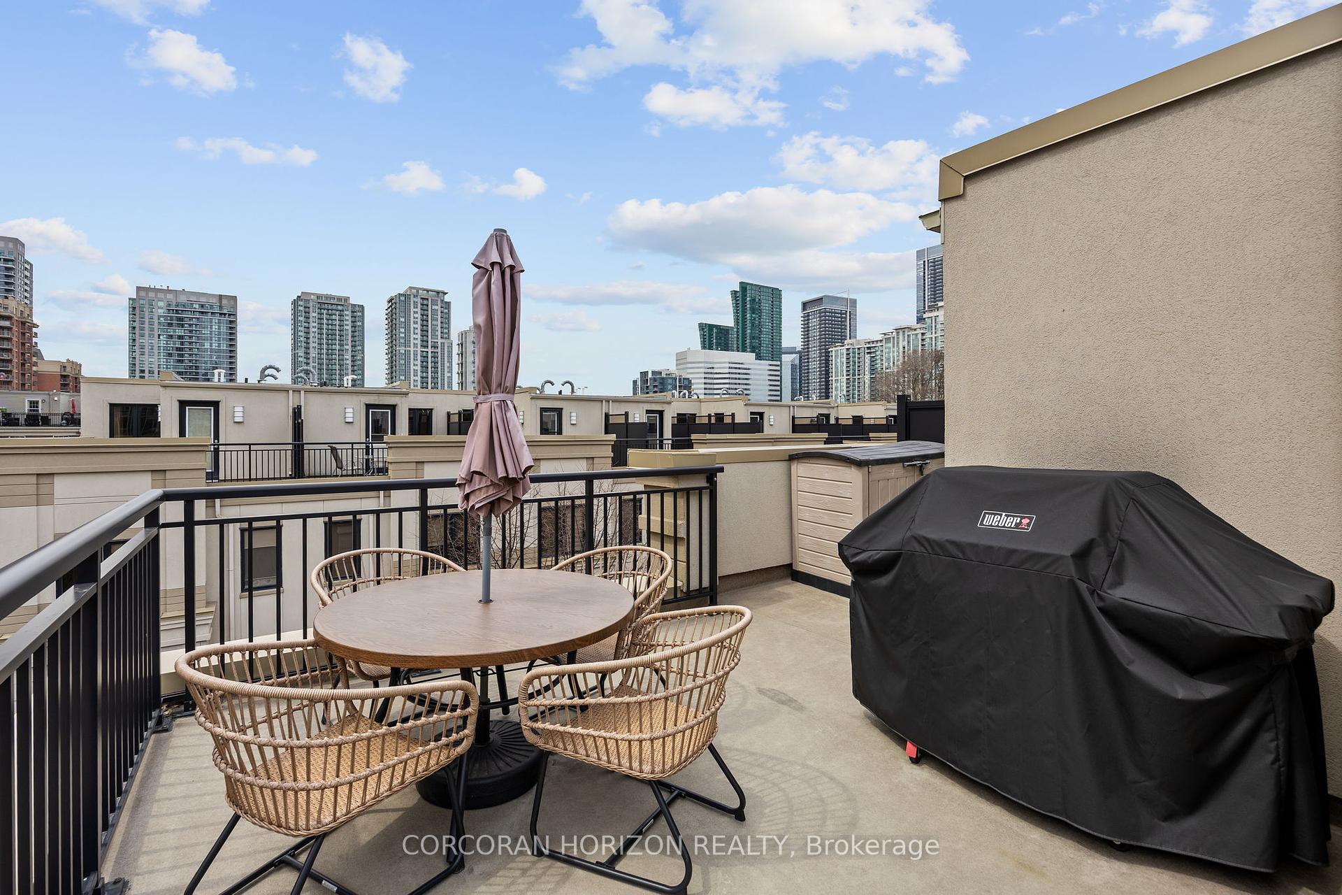 4 Bedrooms Condo at 9 Oakburn, Toronto For sale