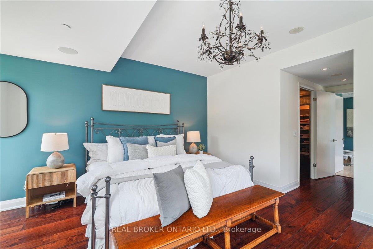 3 Bedrooms Condo at 191 Duplex, Toronto For sale