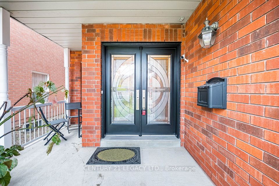 6882 Gooderham Estate Boulevard, Mississauga, ON L5W 1B1