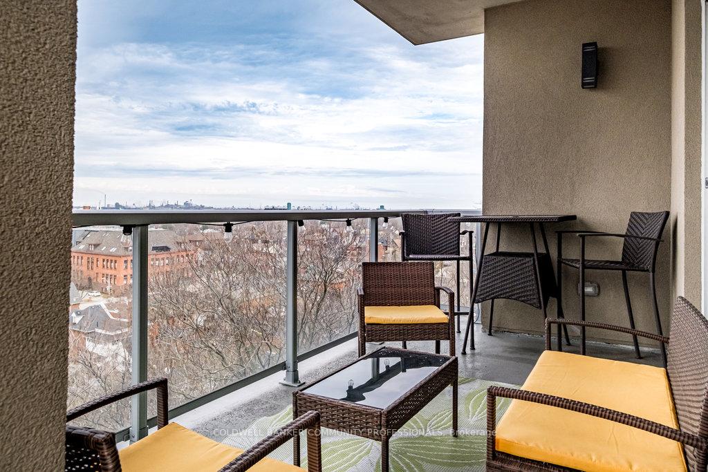 2 Bedrooms Condo at 467 Charlton, Hamilton For sale