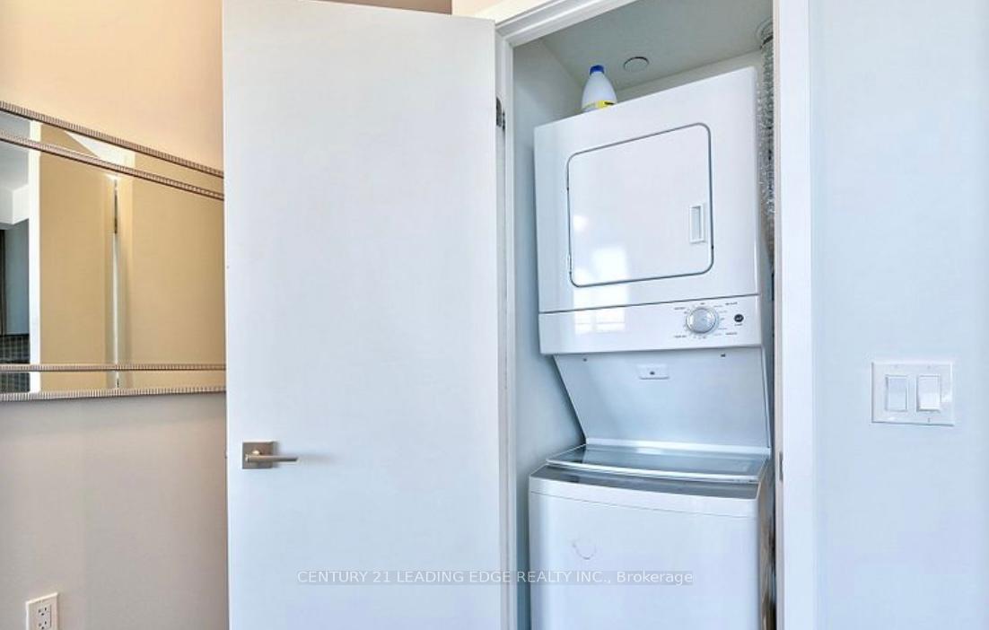2 Bedrooms Condo at 2908 Hwy 7, Vaughan For sale