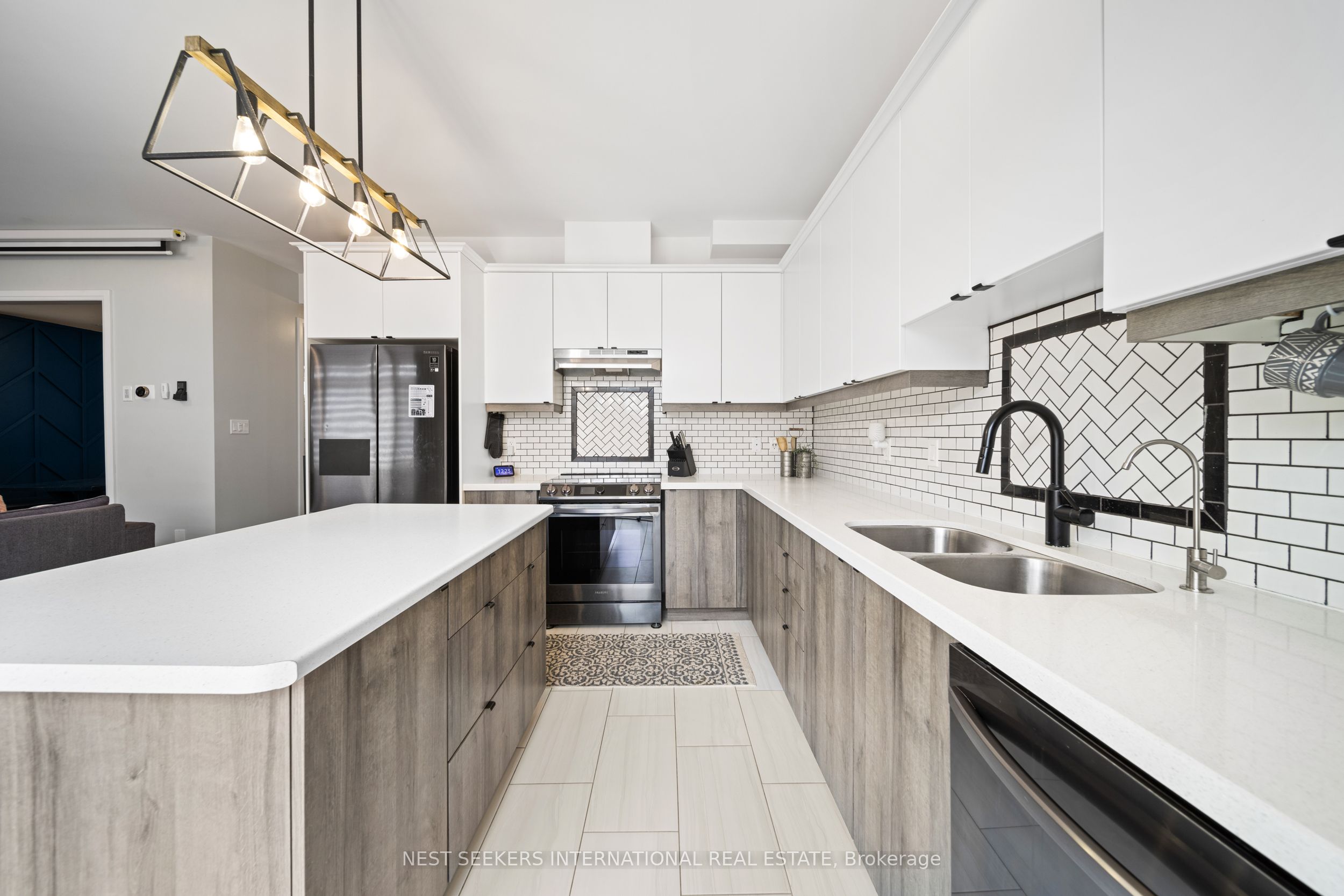 183 Franklin Trail, Barrie, ON L9J 0J1