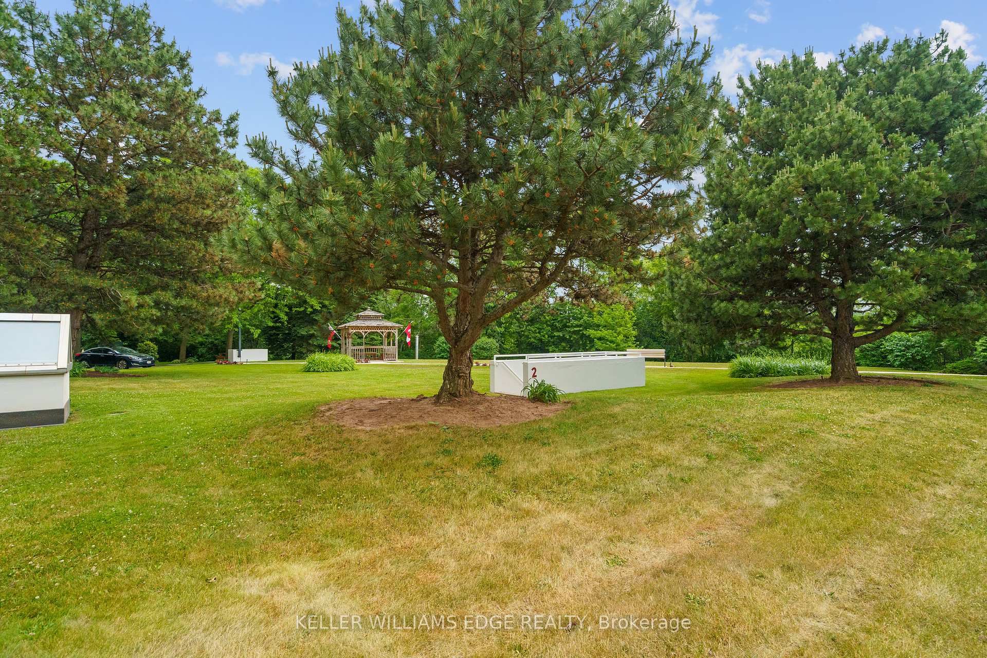 2 Bedrooms Condo at 5090 Pinedale, Burlington For sale