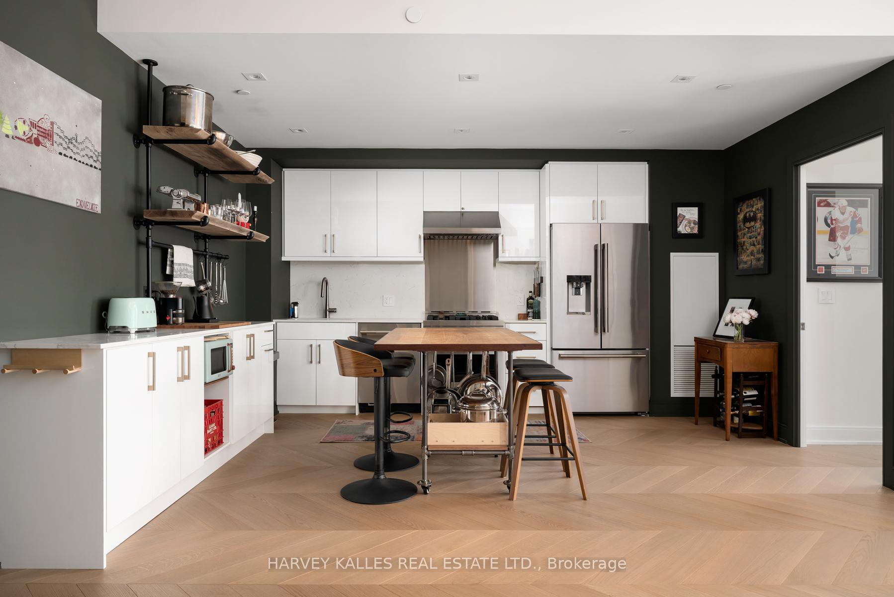 840 St Clair Avenue W 708