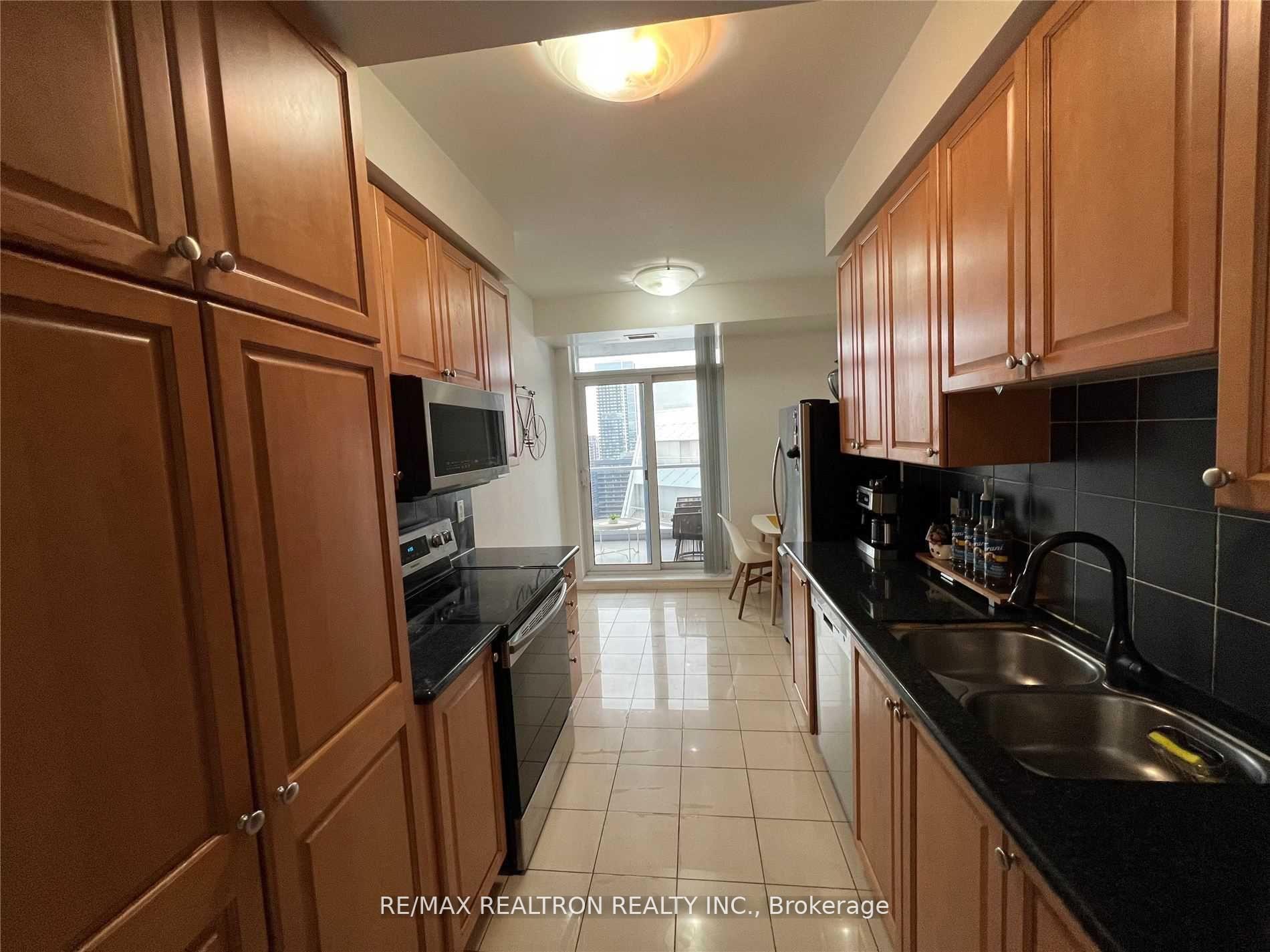 3 Bedrooms Condo at 4968 Yonge,  Toronto For sale