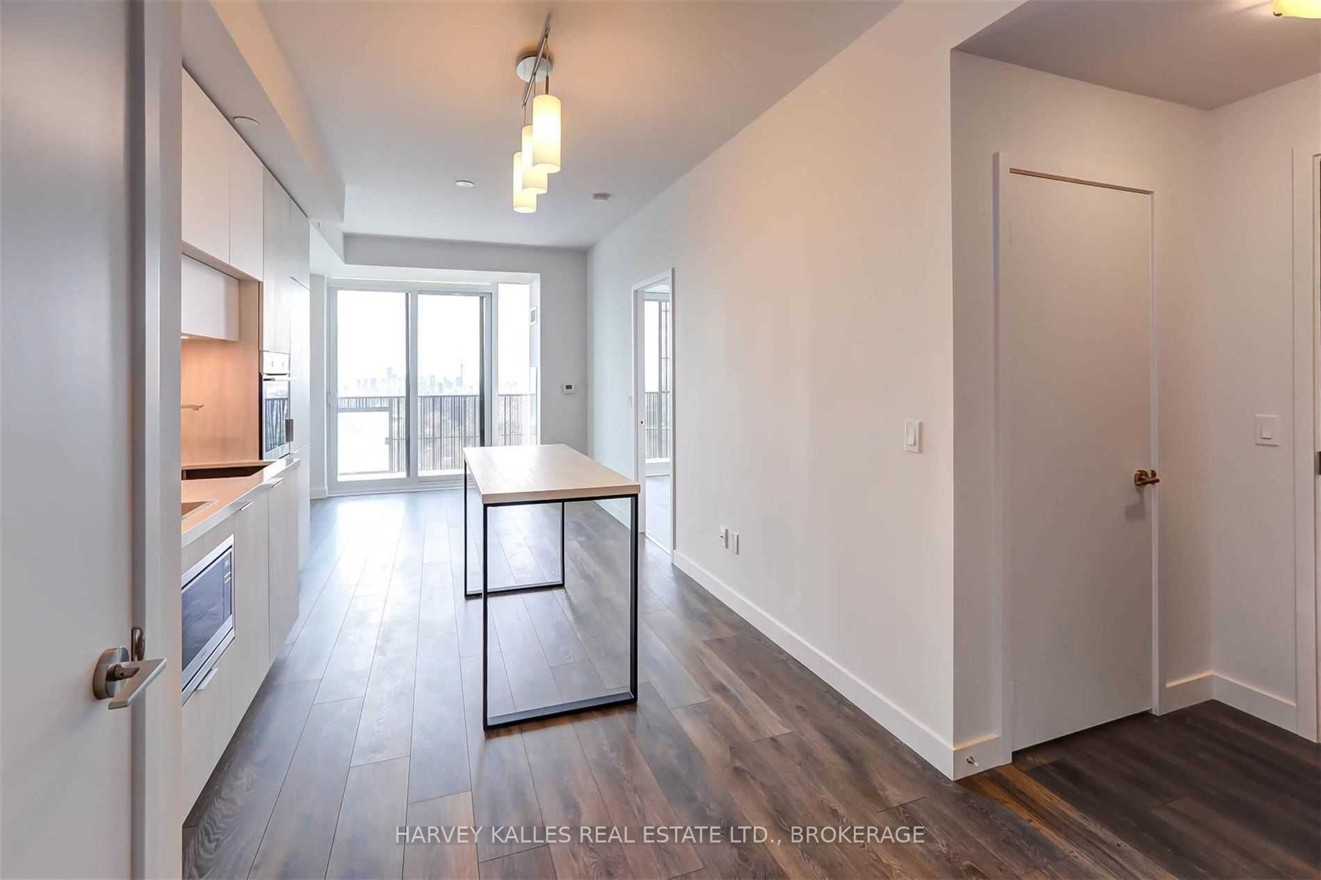 8 Eglinton Avenue E 5201