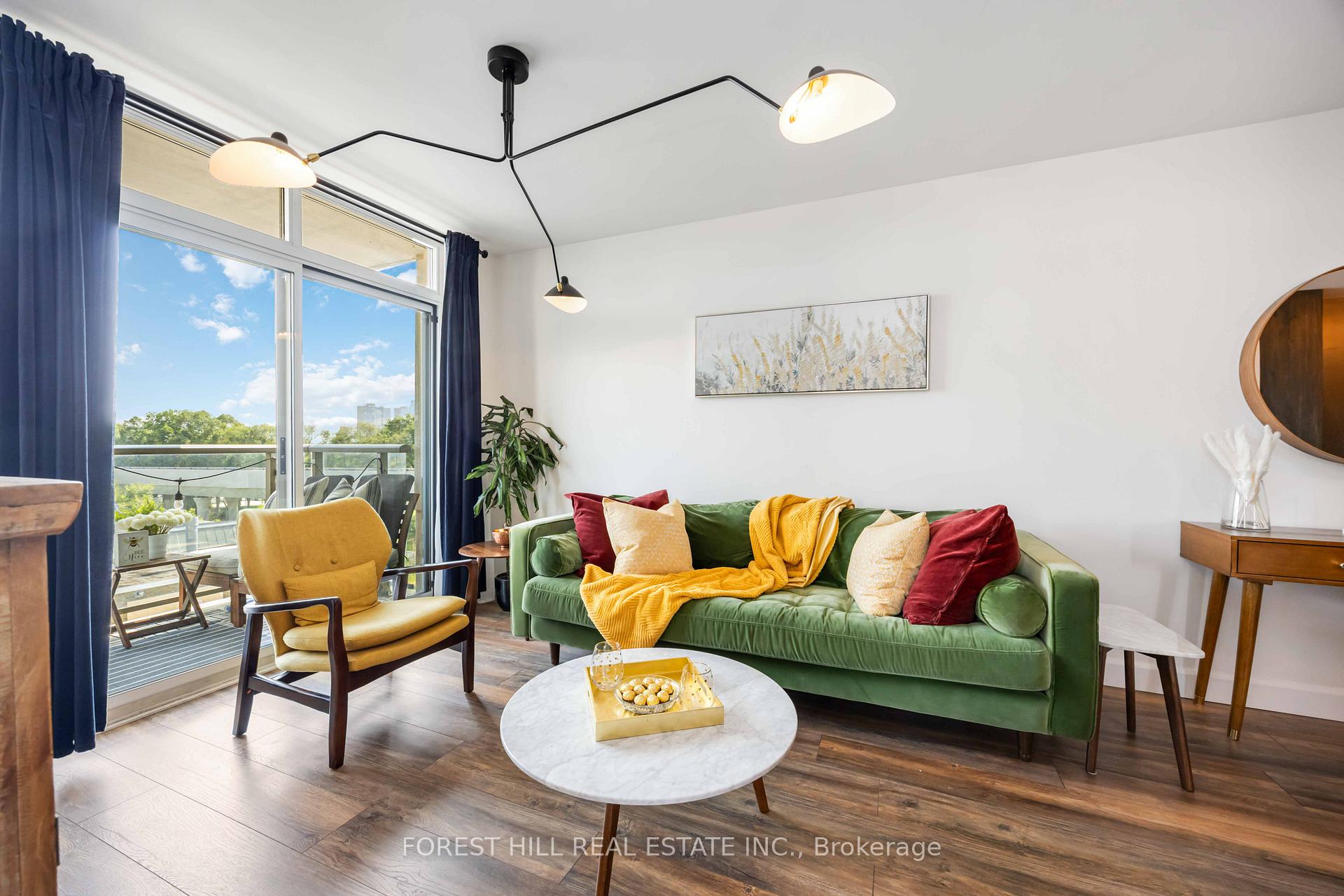 2 Bedrooms Condo at 812 Lansdowne, Toronto For sale