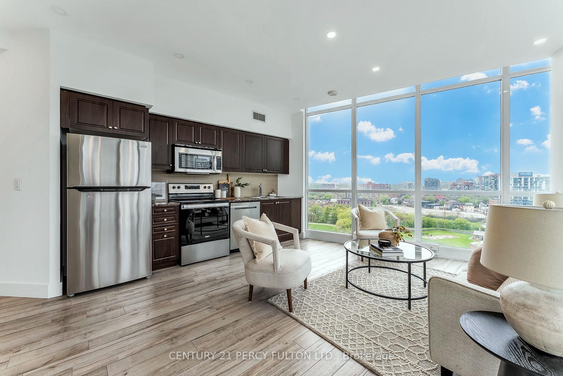 2 Bedrooms Condo at 209 Fort York, Toronto For sale