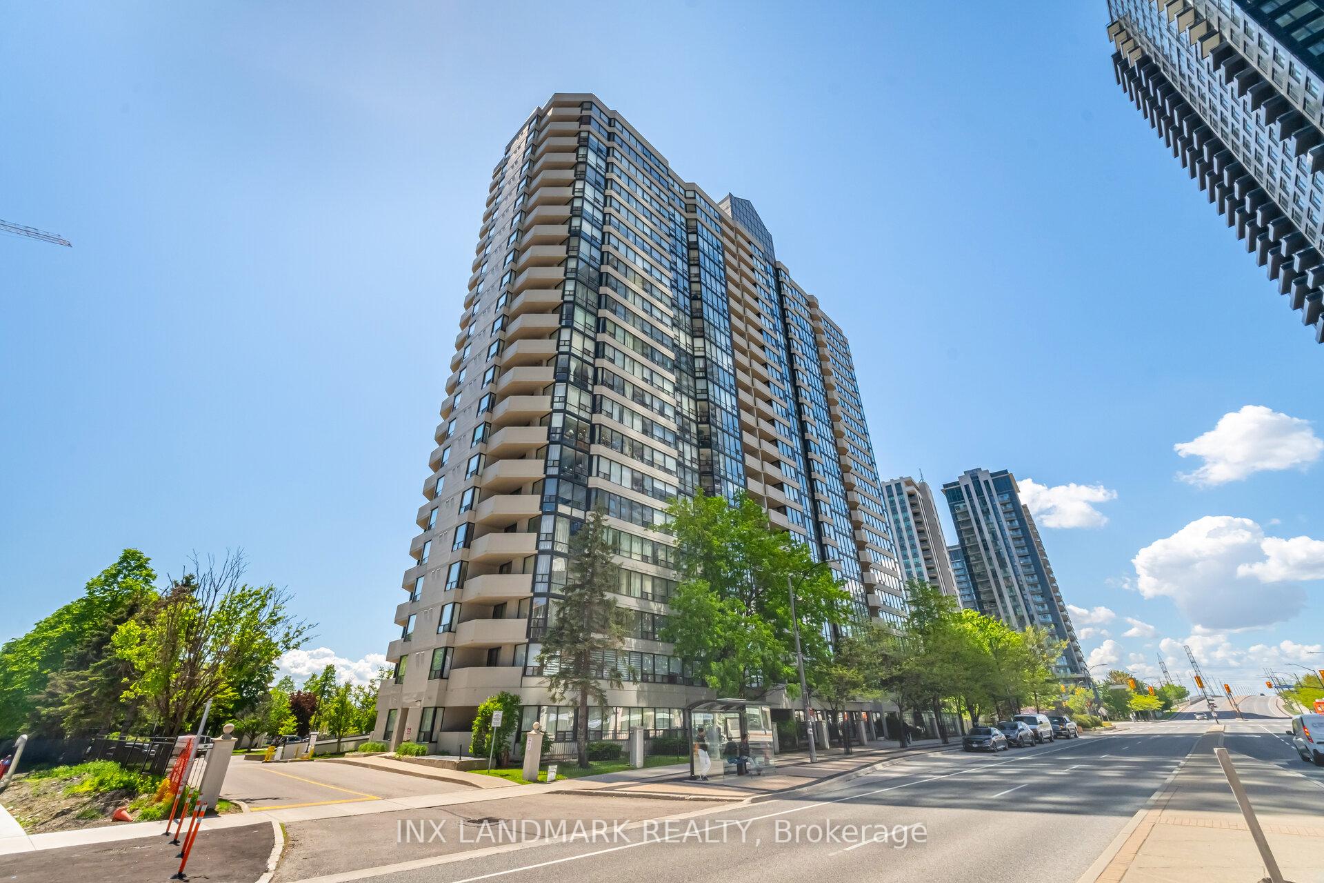 3 Bedrooms Condo at 330 Rathburn, Mississauga For sale