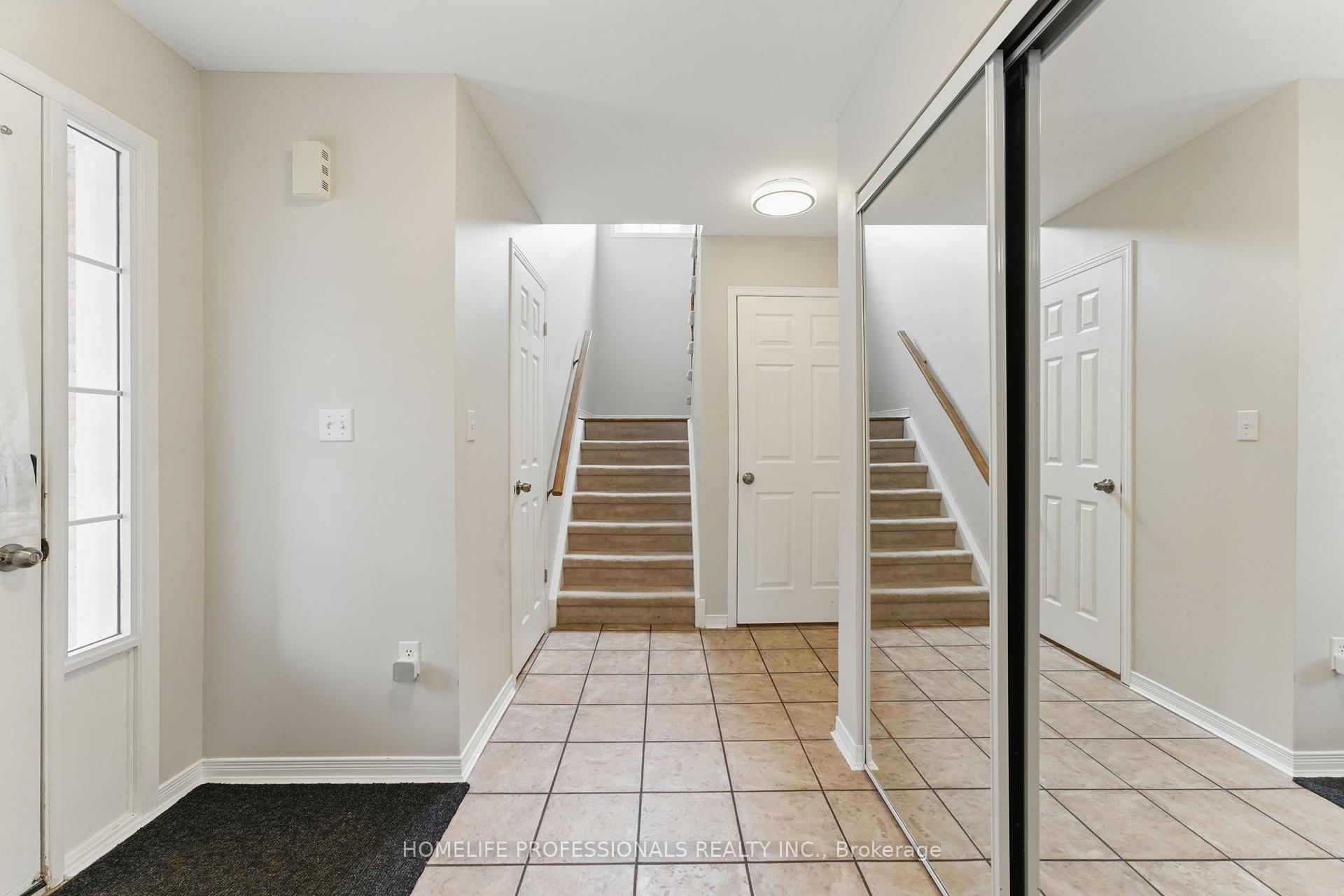 3 Bedrooms Condo at 485 Green,  Hamilton For sale