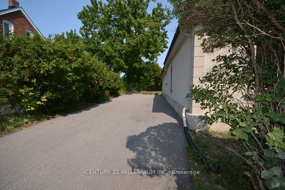 8 West Street, Brampton, ON L6X 1V7