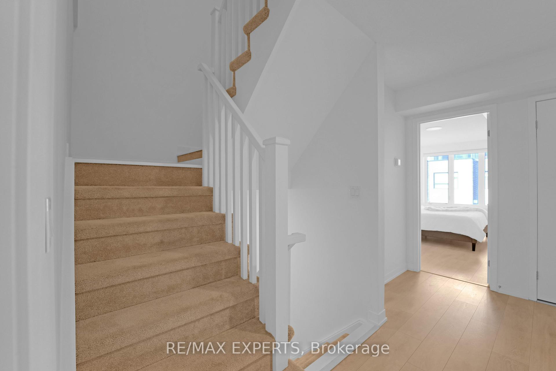3 Bedrooms Condo at 1095 Cooke,  Burlington For sale