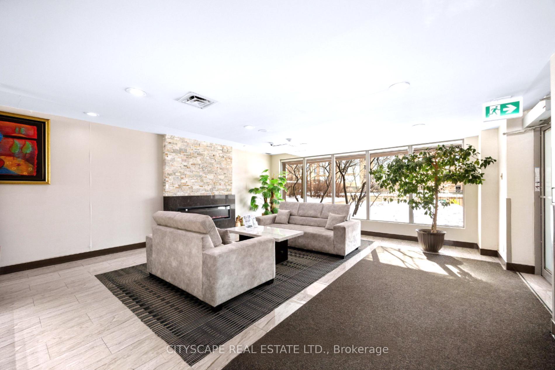 3 Bedrooms Condo at 145 Hillcrest,  Mississauga For sale