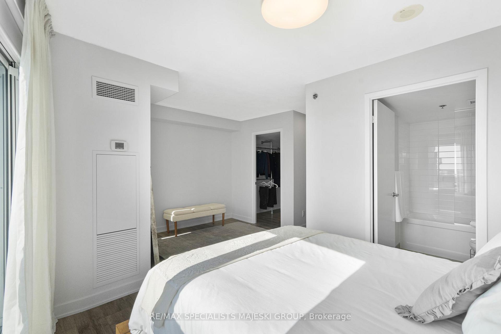 3 Bedrooms Condo at 11 Superior, Toronto For sale