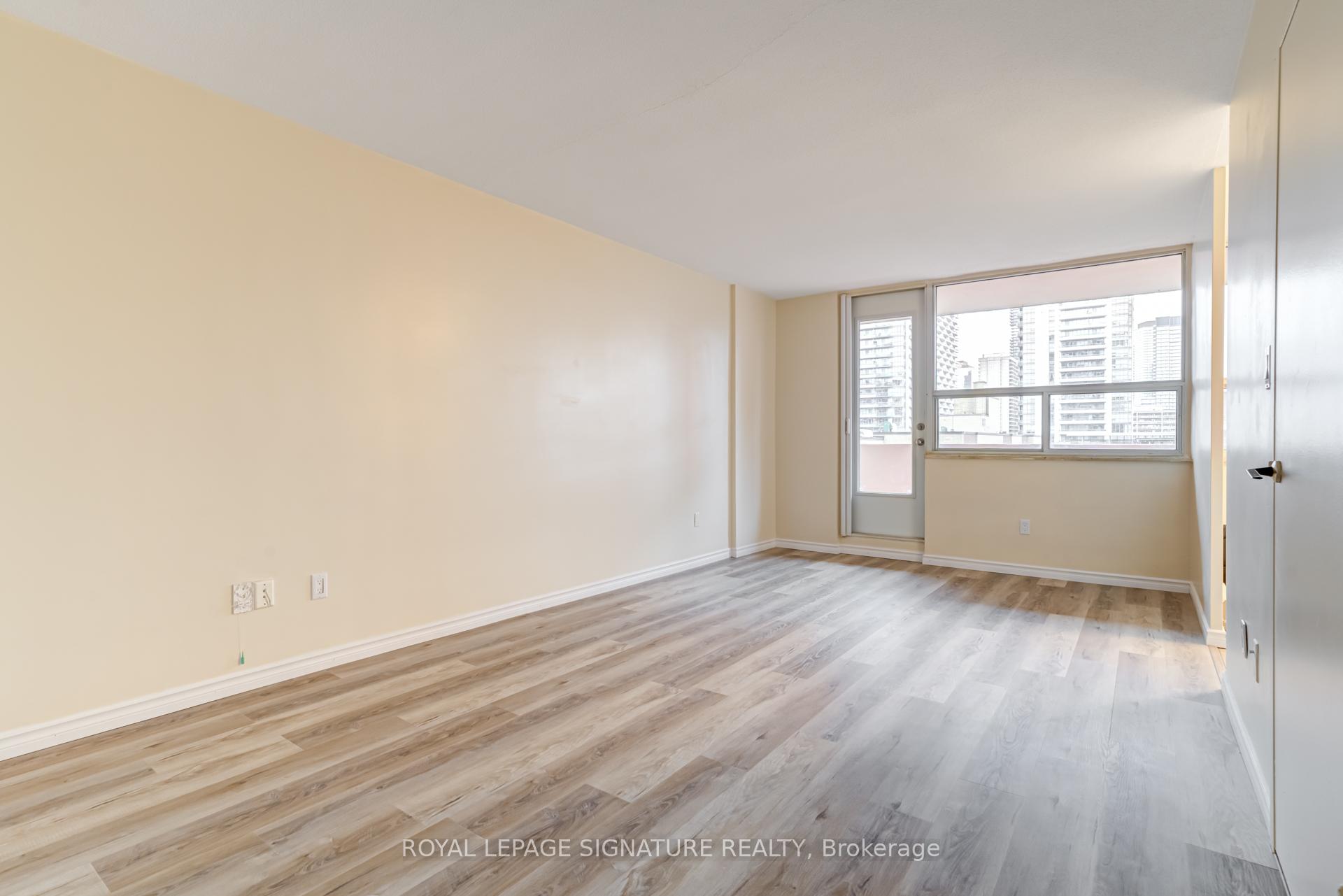 Condo at 40 Homewood, Toronto For sale