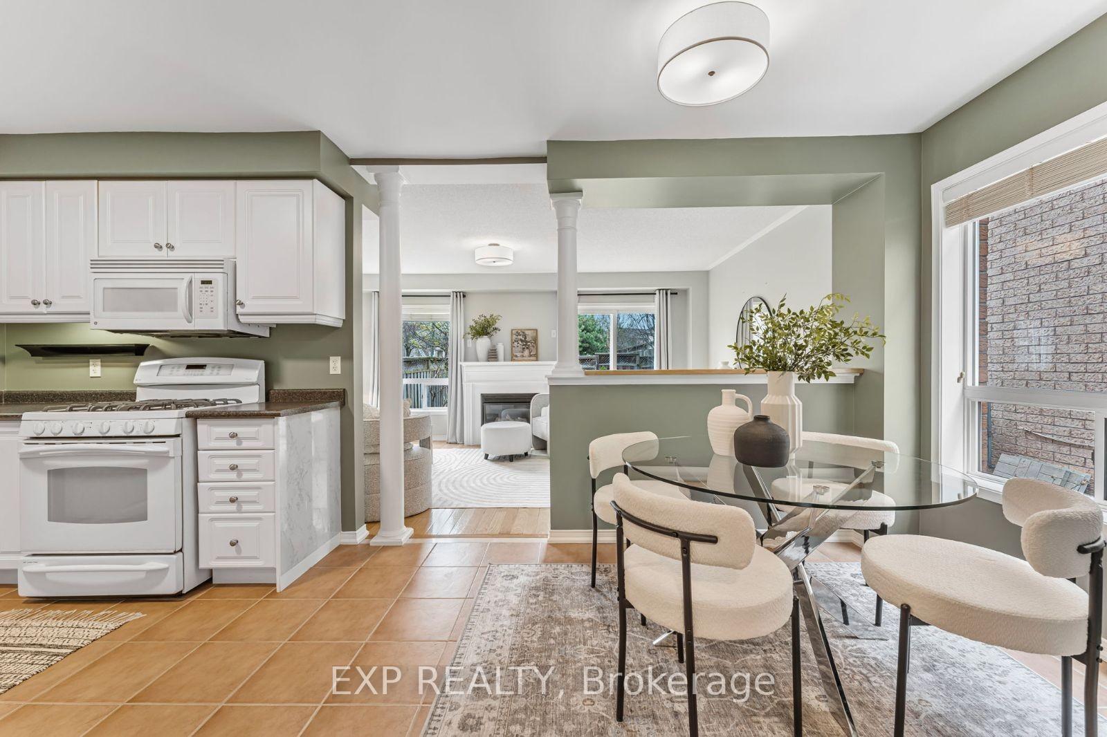3 Bedrooms Condo at 1489 Heritage, Oakville For sale