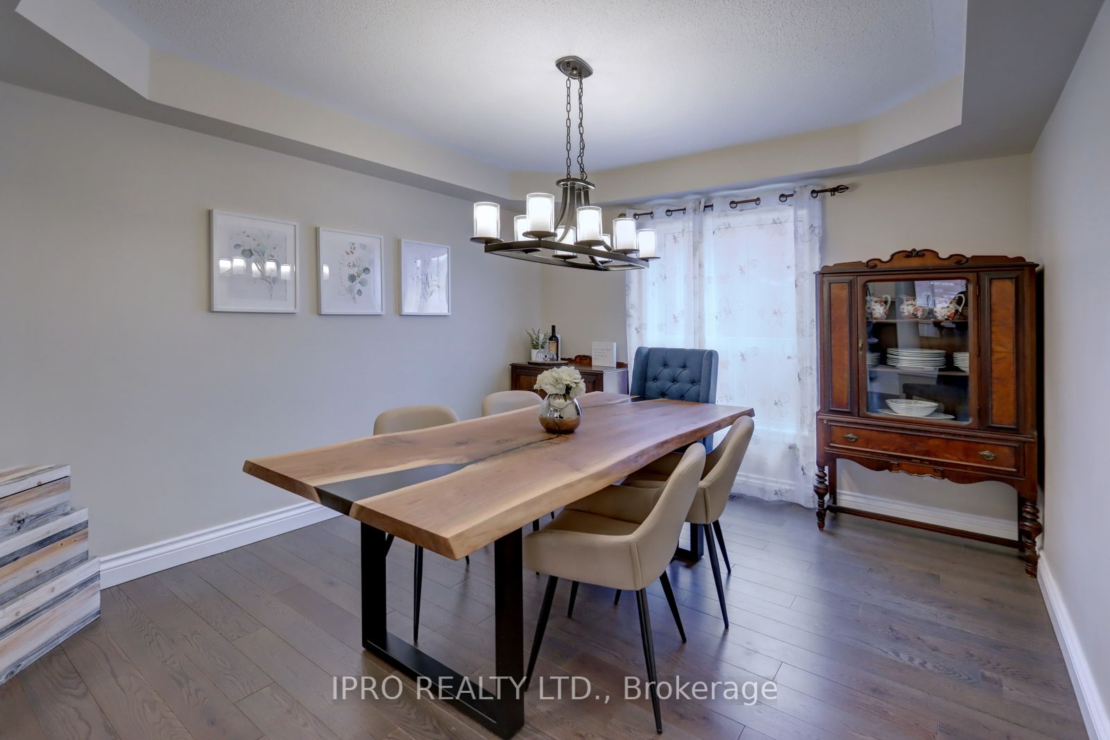 10 Berton Boulevard