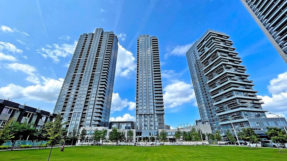 255 Village Green Square