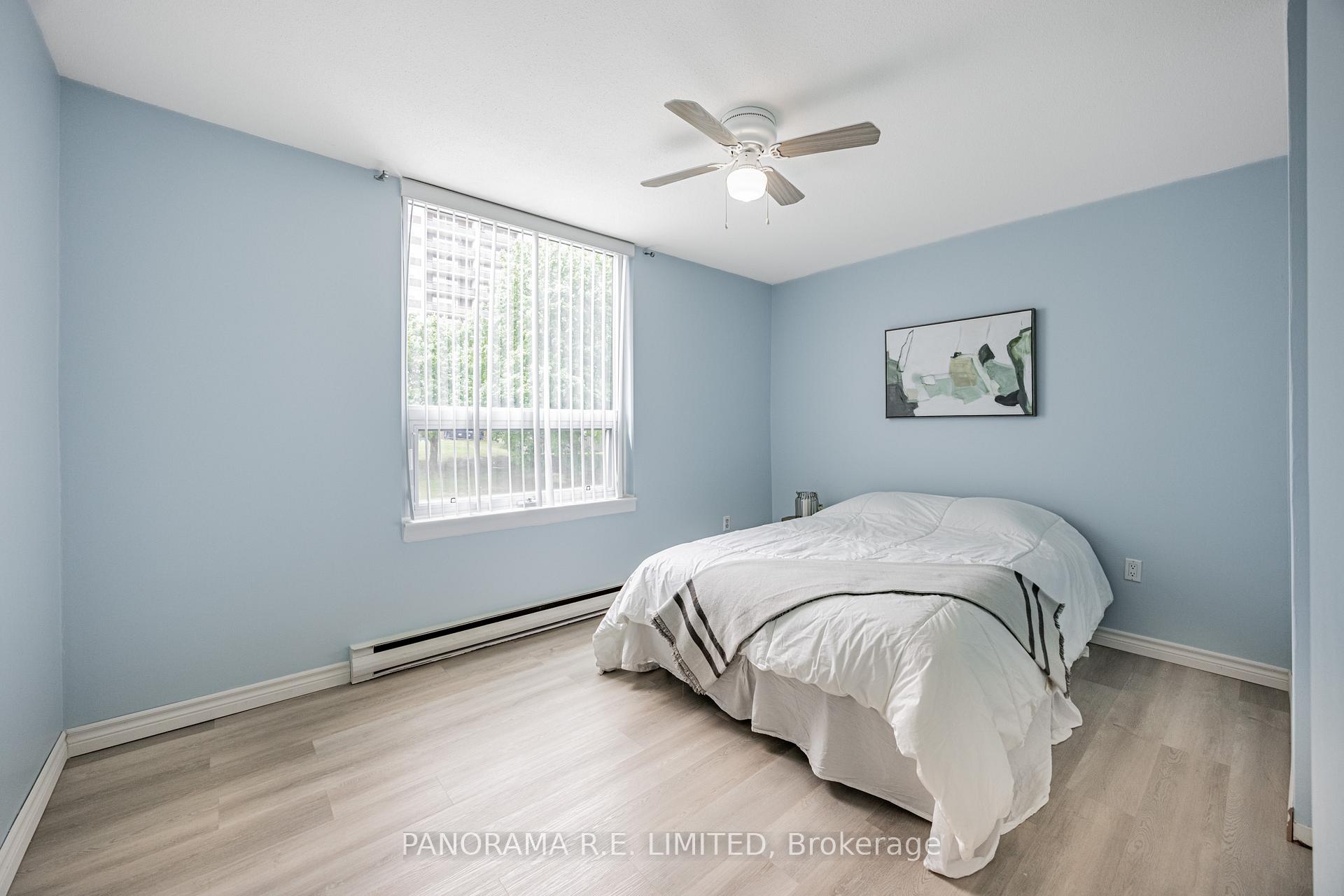 4 Bedrooms Condo at 15 La Rose, Toronto For sale