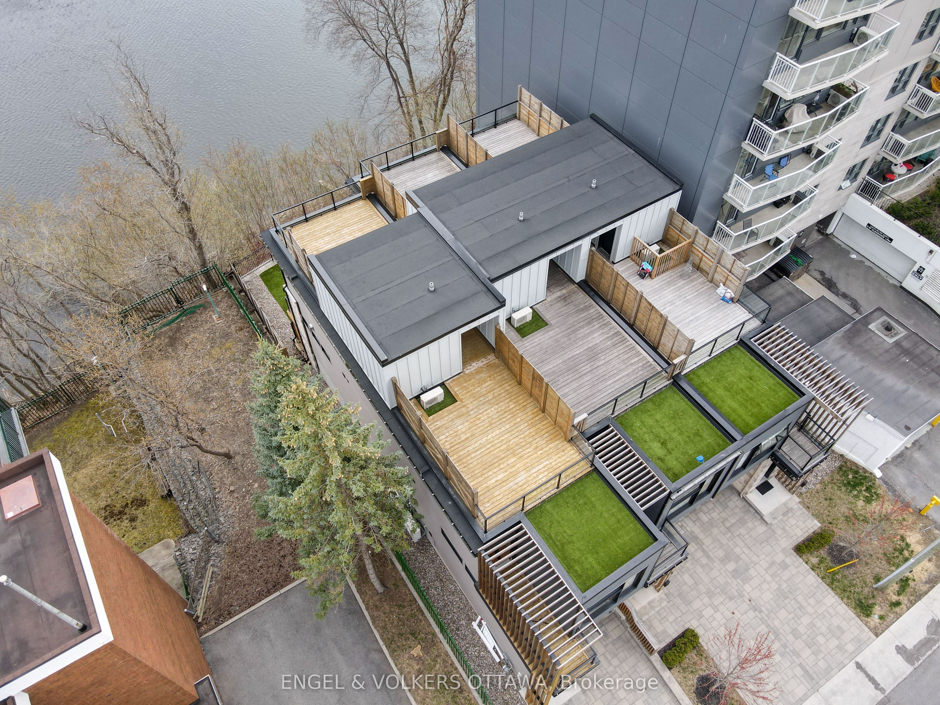 101 Wurtemburg Street, LowerTownSandyHill, ON K1N 8L9